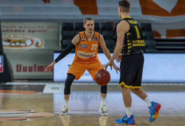 还是如今在 还是如今在