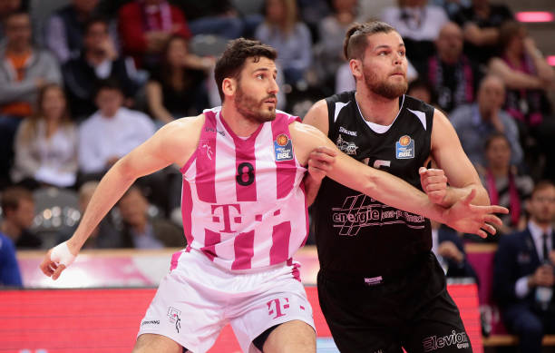 一个能与他 一个能与他