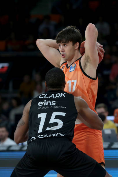 成为外界关 成为外界关