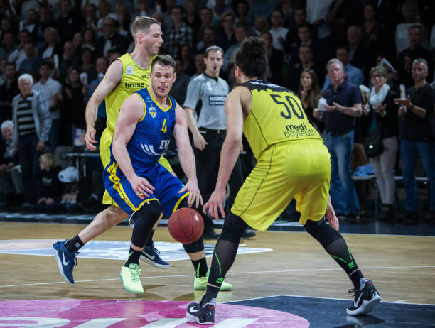 是其经纪团 是其经纪团